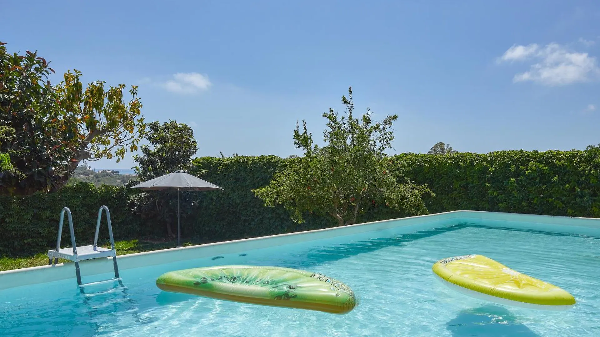 Nature Home In Villa W Piscina contacts